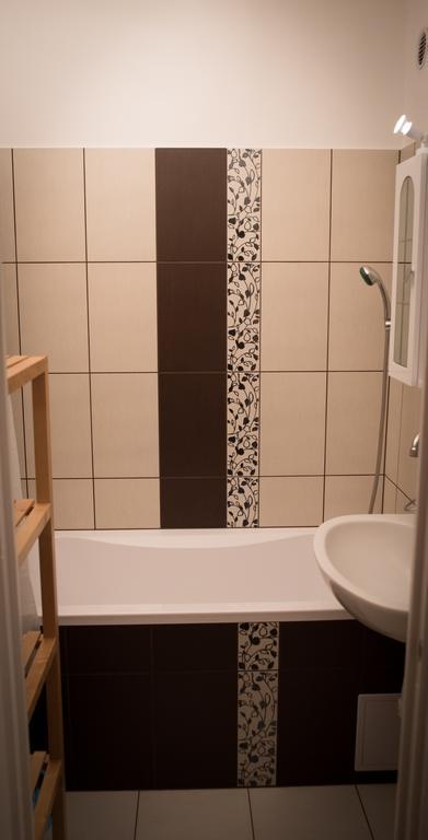 Anna Apartman Gyor Ngoại thất bức ảnh